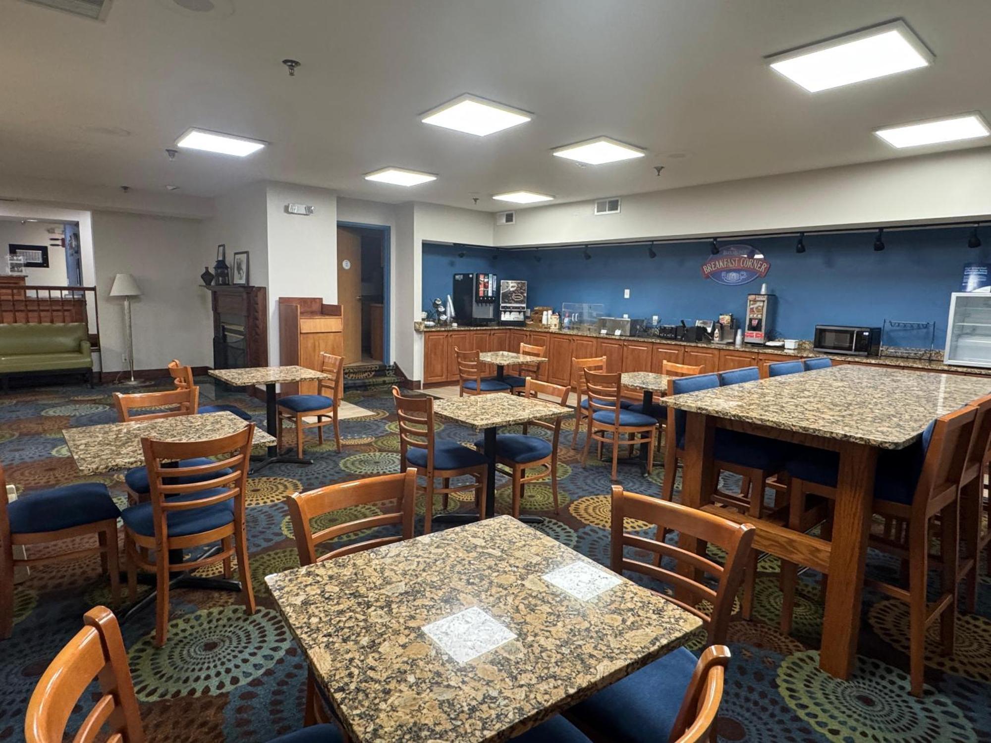 Baymont By Wyndham Mishawaka South Bend Area Hotel Bagian luar foto