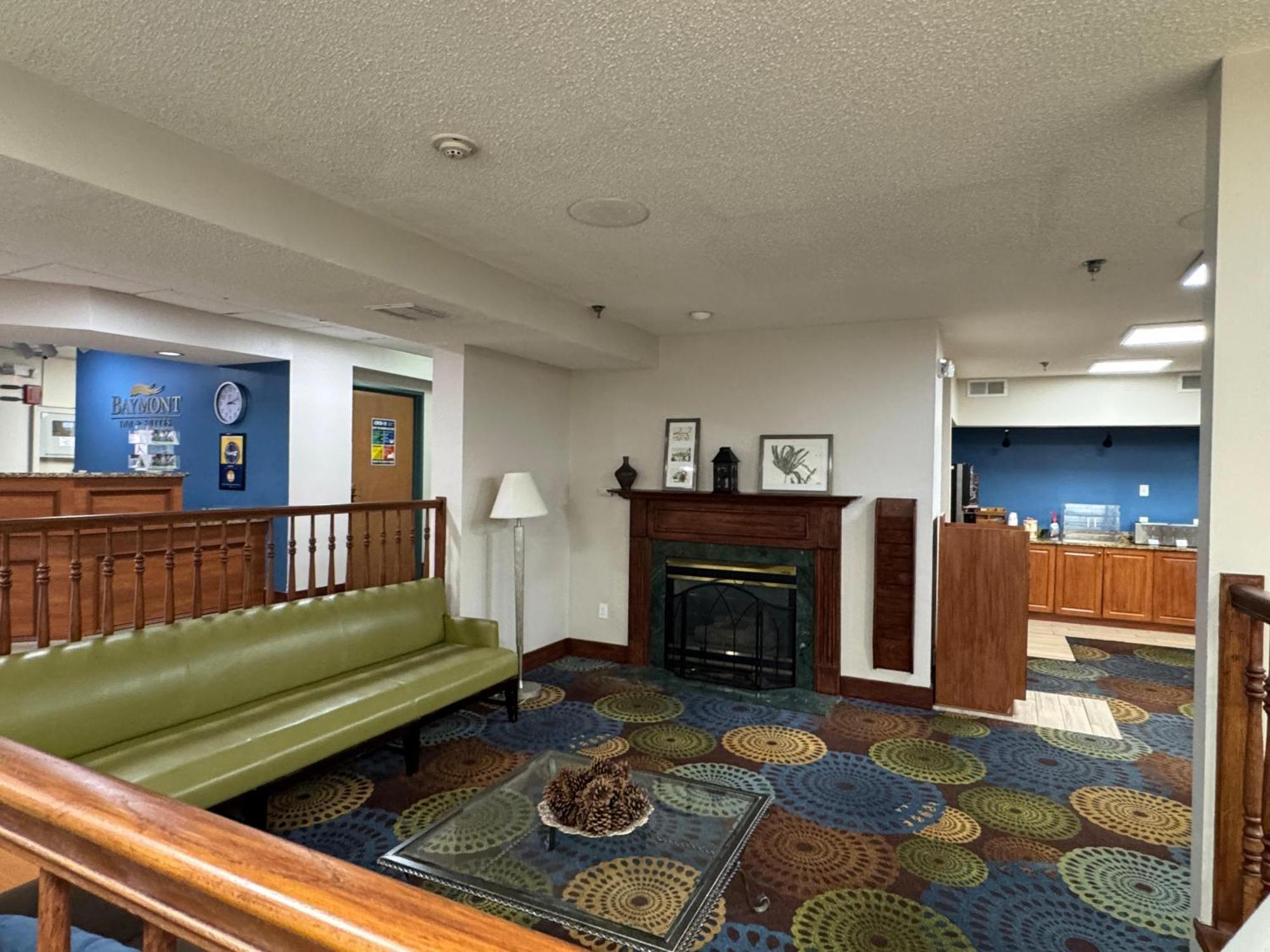 Baymont By Wyndham Mishawaka South Bend Area Hotel Bagian luar foto